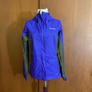 Columbia rain coat